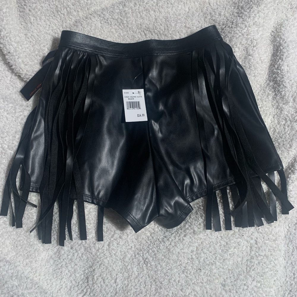 ⭐️Black Zip Up Faux Leather Shorts with Fringe M NWT